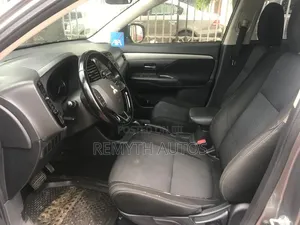 Mitsubishi Outlander 2016 Gray
