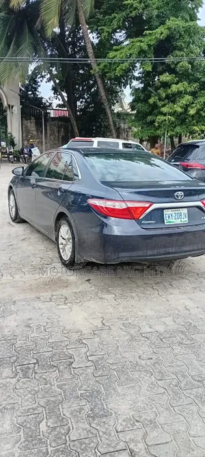 Toyota Camry 2016 Blue