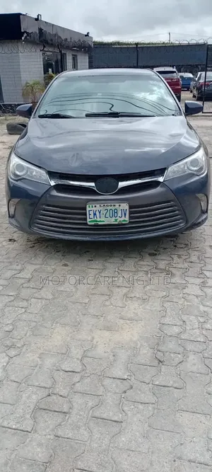 Toyota Camry 2016 Blue