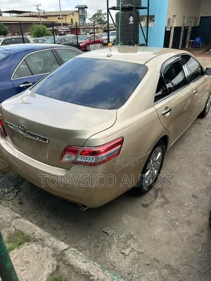 Toyota Camry 2010 Gold