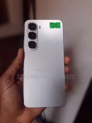 Infinix Hot 60i 128 GB Silver