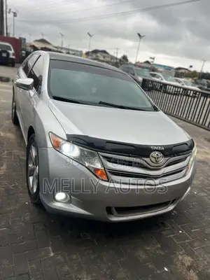 Toyota Venza XLE 2010 Silver