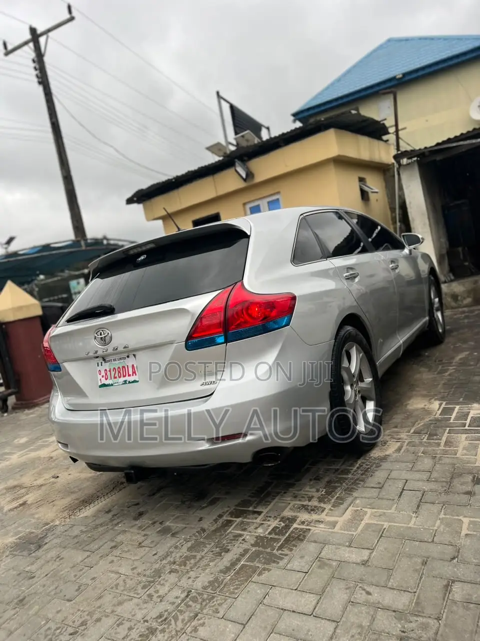 Toyota Venza XLE 2010 Silver