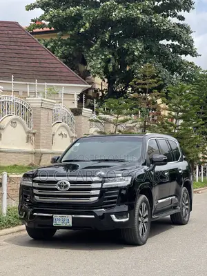 Toyota Land Cruiser 2010 Black