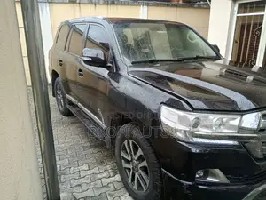Toyota Land Cruiser 2014 Black
