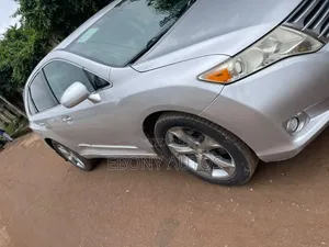 Toyota Venza 2011 Silver