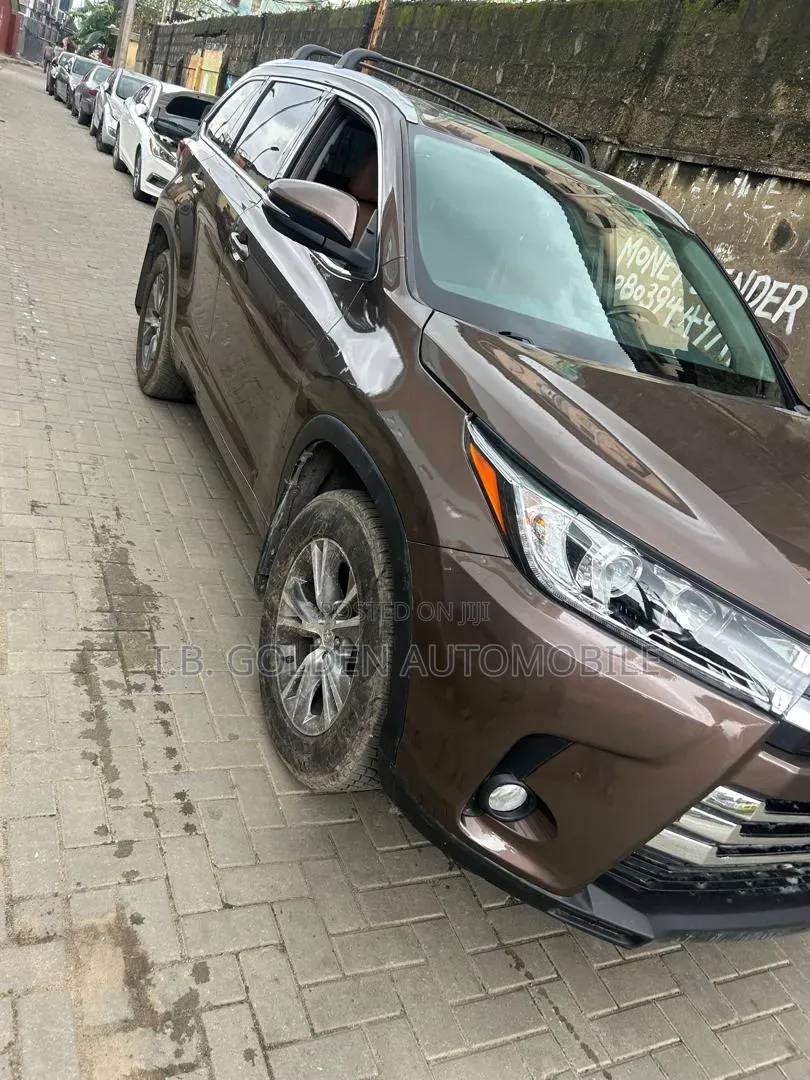Toyota Highlander 2018 Brown
