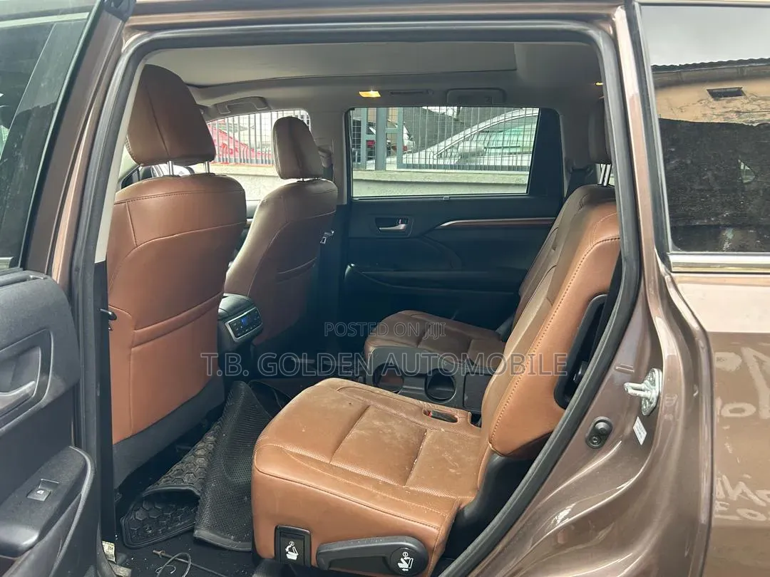 Toyota Highlander 2018 Brown