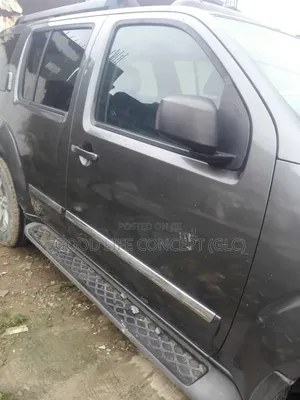 Nissan Pathfinder 2006 Black