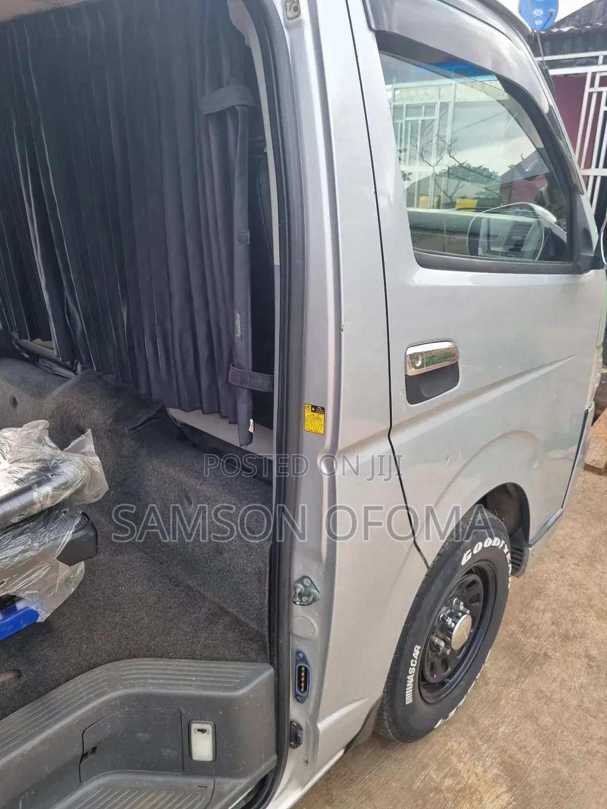 Toyota HiAce 2005 Silver