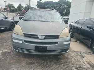 Toyota Sienna 2004 Blue