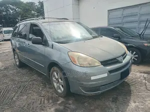 Toyota Sienna 2004 Blue