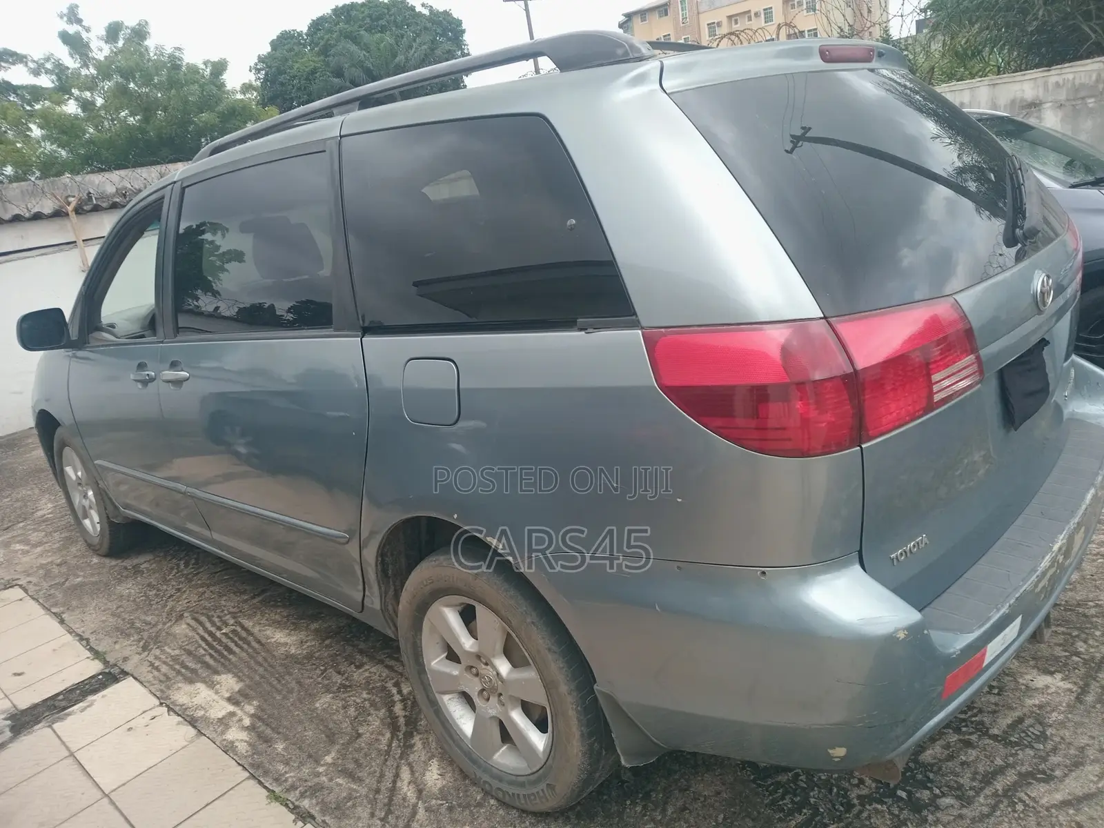 Toyota Sienna 2004 Blue