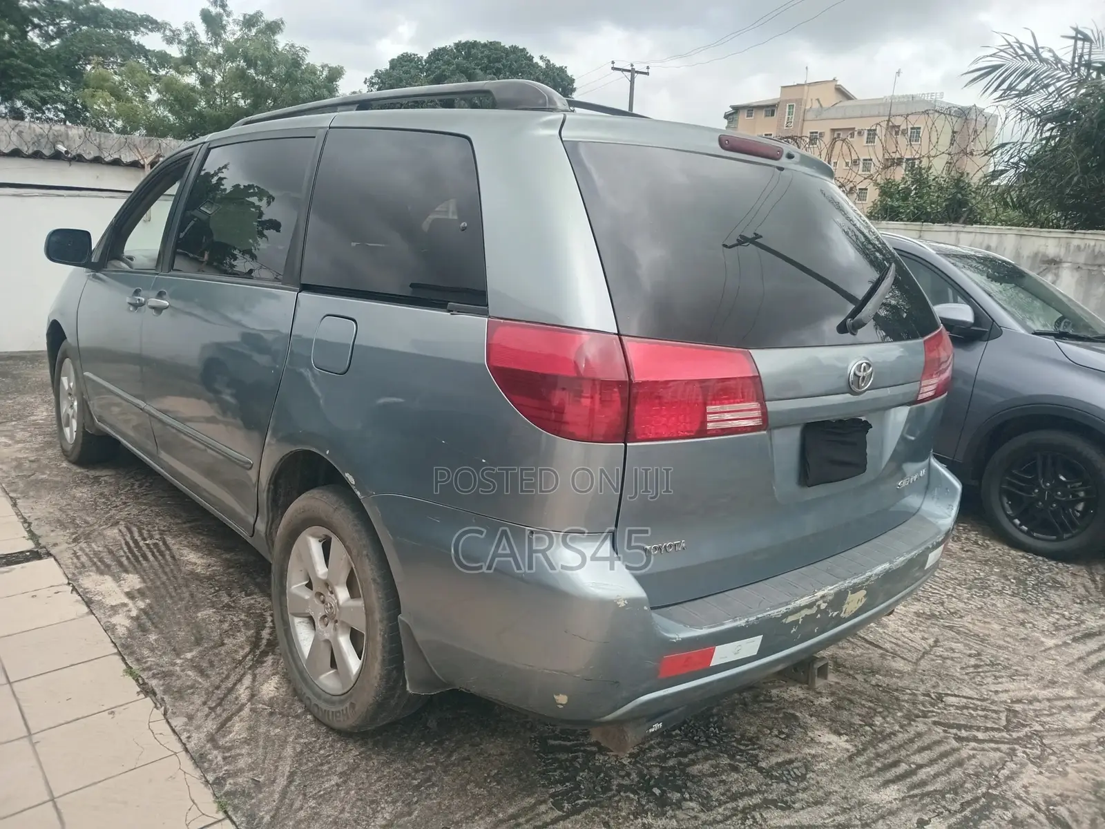 Toyota Sienna 2004 Blue