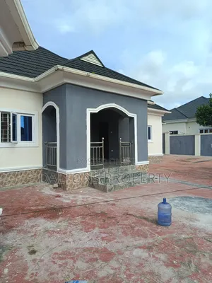 3bdrm Bungalow in Von Road, Lugbe District for rent