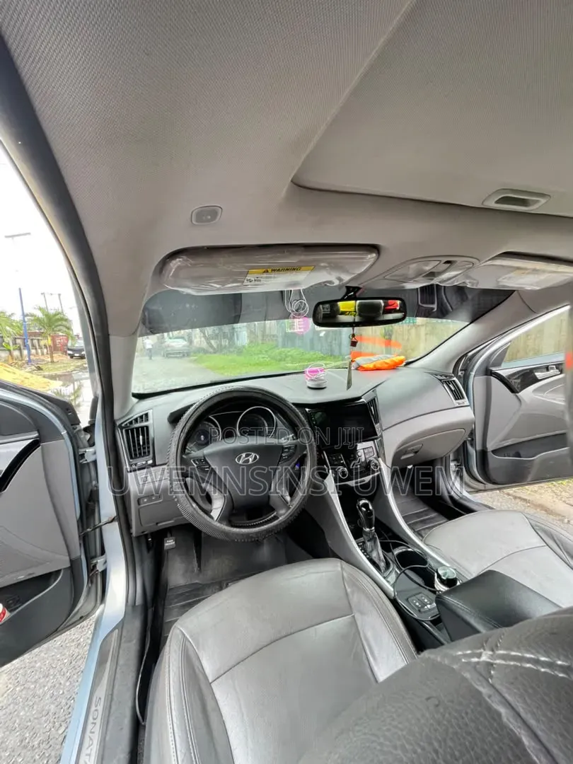 Hyundai Sonata 2011 Silver