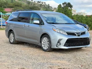 Toyota Sienna 2014 Gray