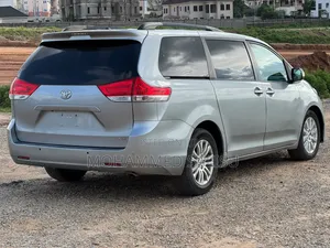Toyota Sienna 2014 Gray