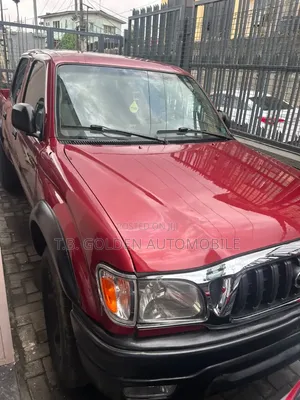 Toyota Tacoma 2000 Red
