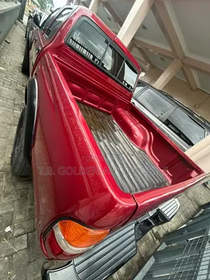 Toyota Tacoma 2000 Red
