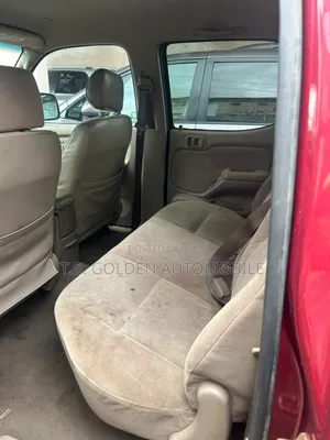 Toyota Tacoma 2000 Red