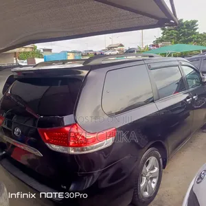 Toyota Sienna 2013 Black