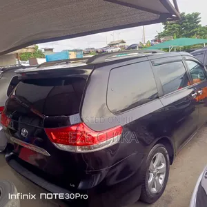 Toyota Sienna 2013 Black