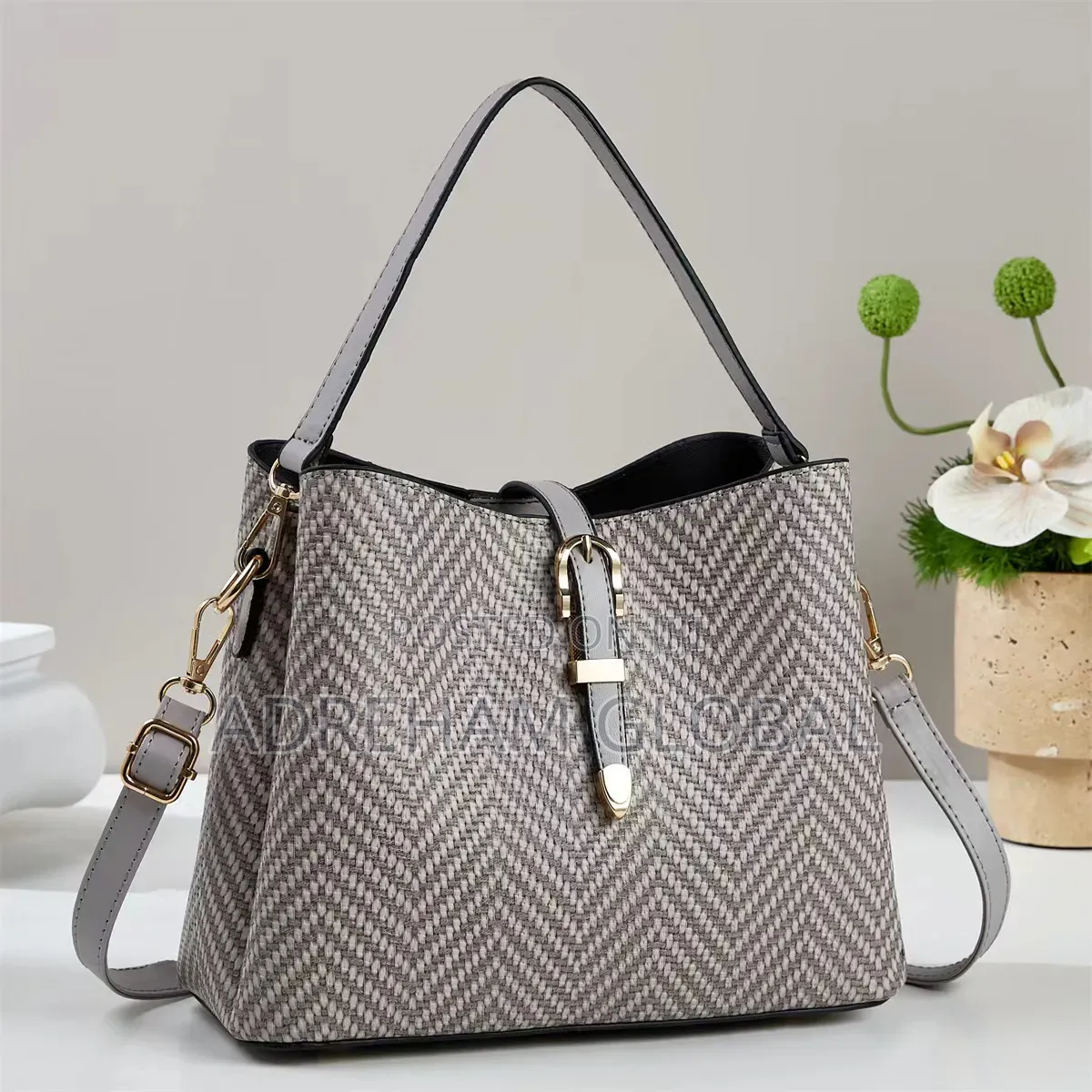 Bucket handBag 010