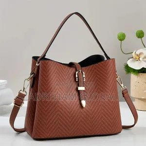 Bucket handBag 010