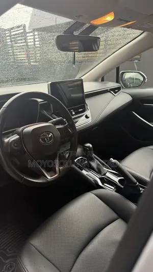 Toyota Corolla 2025 Silver