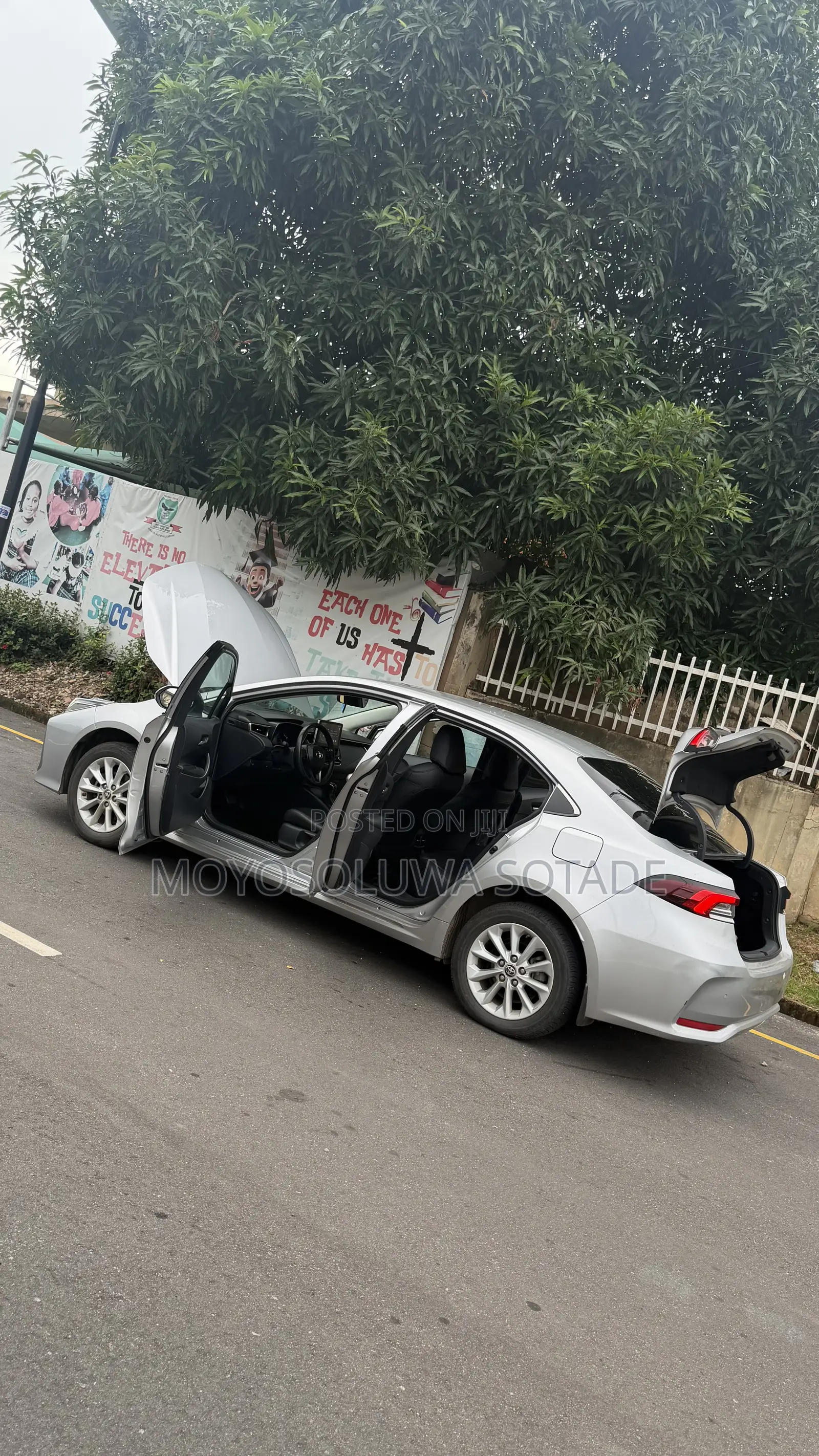 Toyota Corolla 2025 Silver