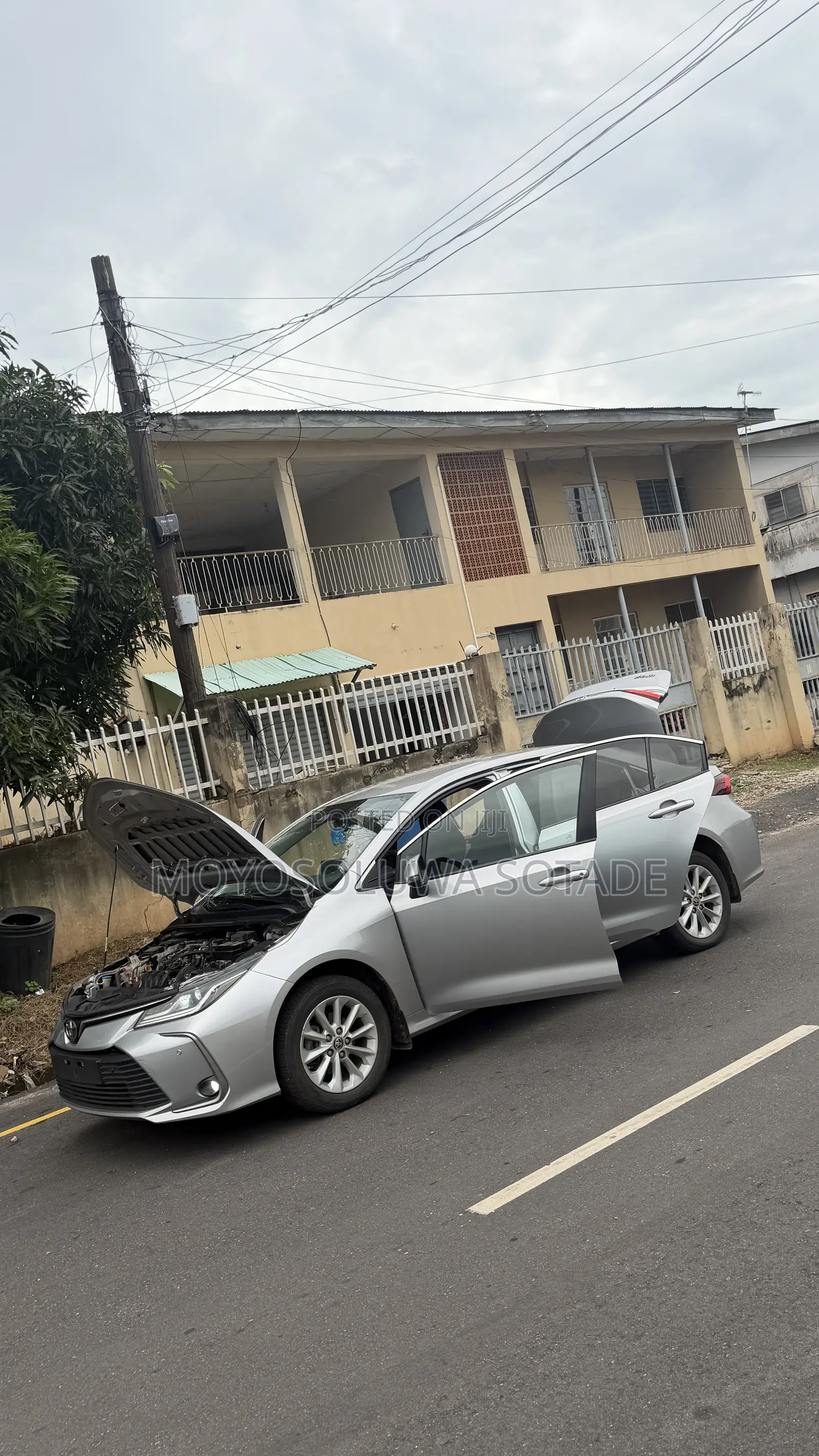 Toyota Corolla 2025 Silver