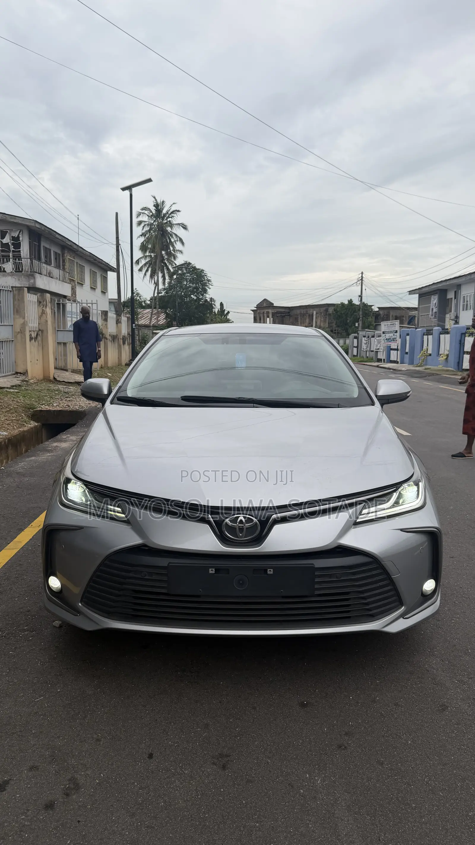 Toyota Corolla 2025 Silver