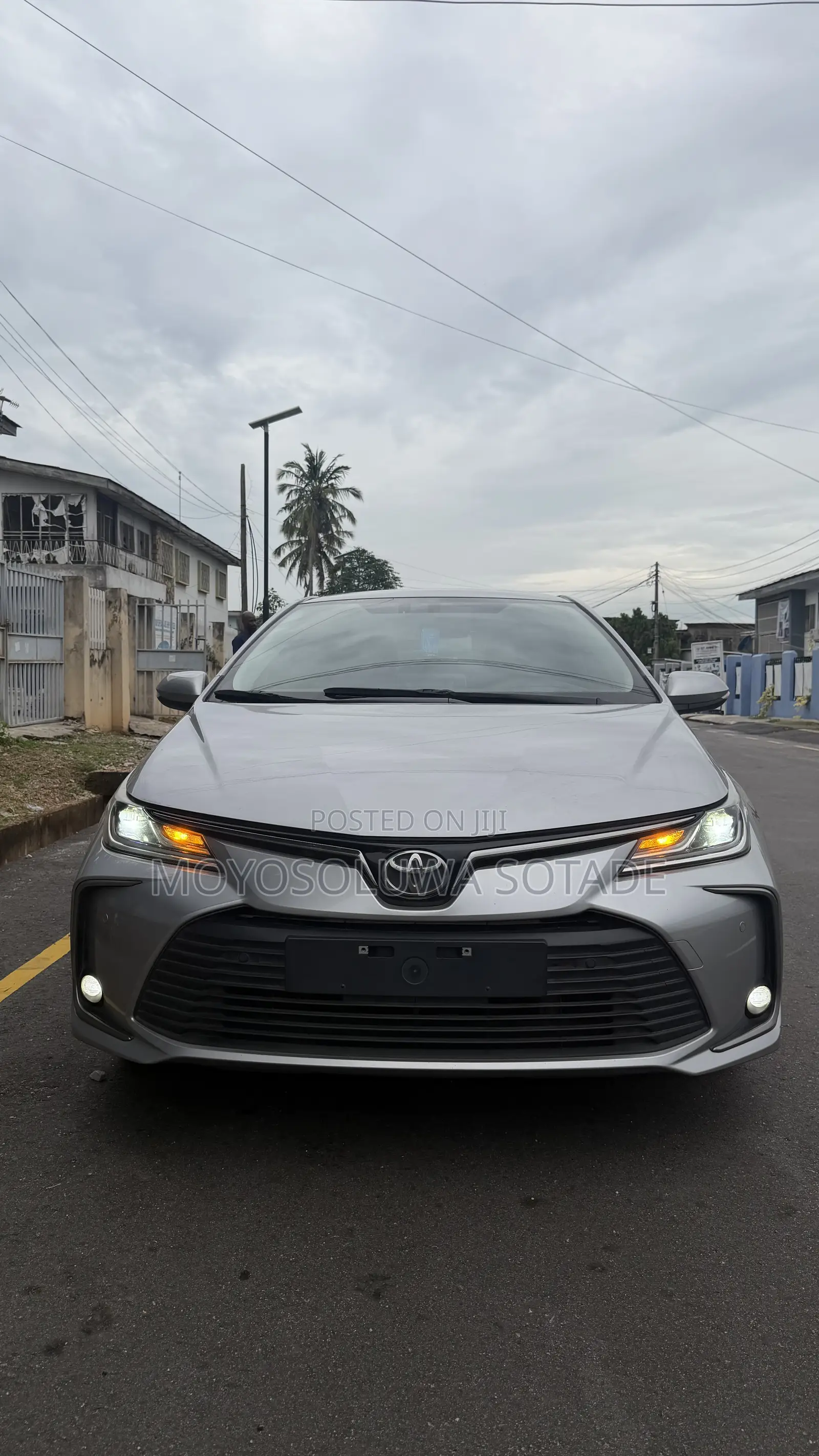 Toyota Corolla 2025 Silver