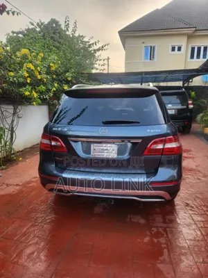 Mercedes-Benz M Class 2013 Blue