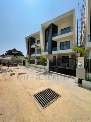 5bdrm Duplex in Lekki Expressway for sale