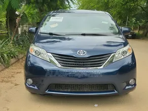 Toyota Sienna LE 7 Passenger 2012 Blue