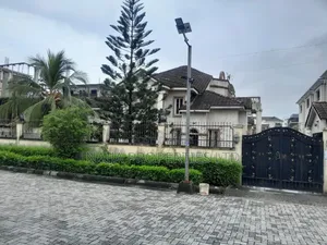 10 Bedroom Detached House With Pool at Oniru for Rent