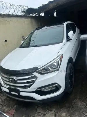 Hyundai Santa Fe 2017 White