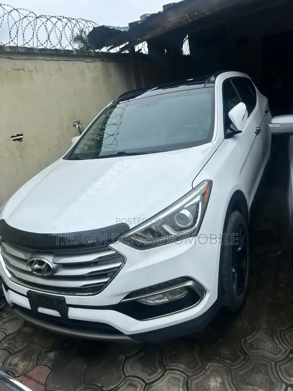 Hyundai Santa Fe 2017 White