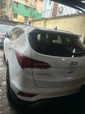 Hyundai Santa Fe 2017 White