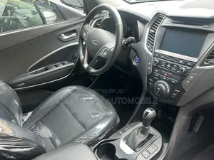 Hyundai Santa Fe 2017 White