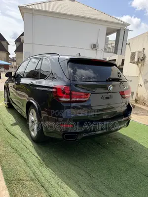 BMW X5 xDrive50i 4dr SUV AWD (4.4L 8cyl Turbo 8A) 2015 Blue