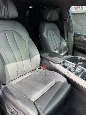 BMW X5 xDrive50i 4dr SUV AWD (4.4L 8cyl Turbo 8A) 2015 Blue