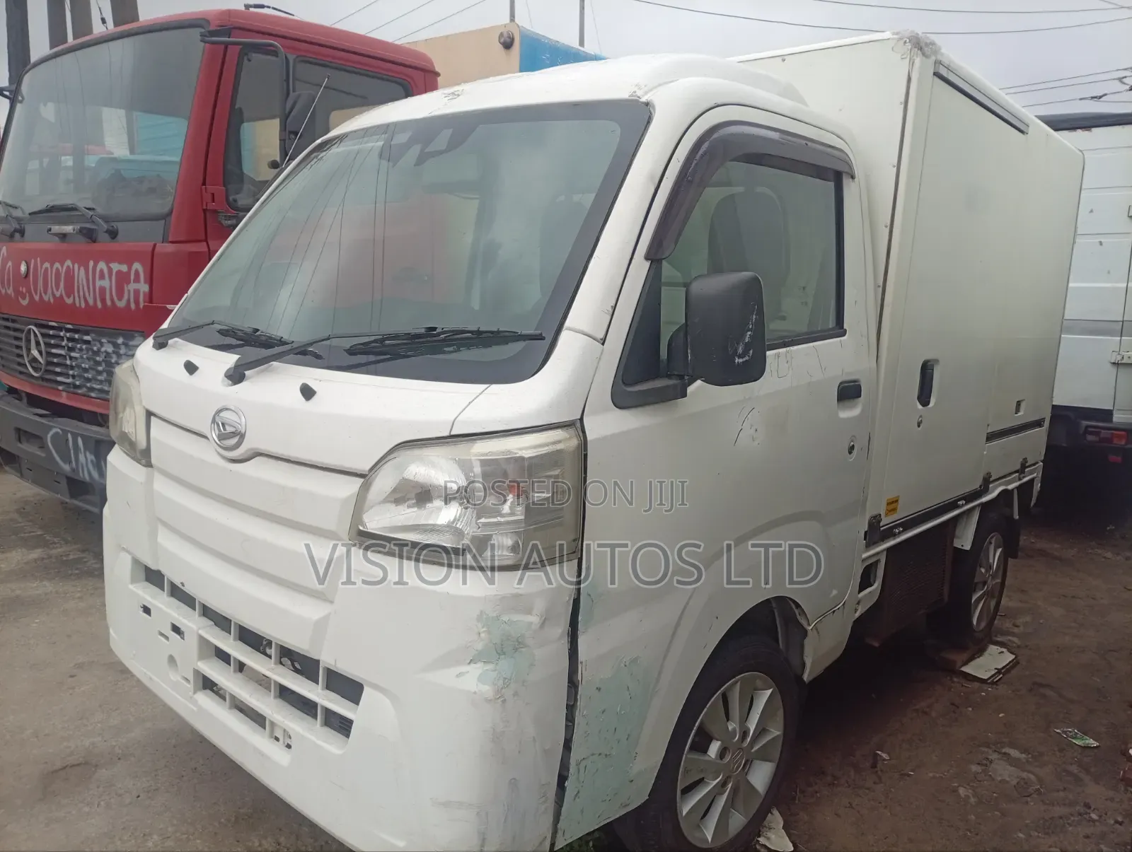 Bus 2004 White