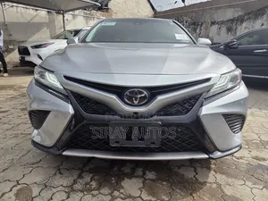 Toyota Camry 2018 Gray