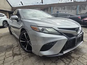 Toyota Camry 2018 Gray