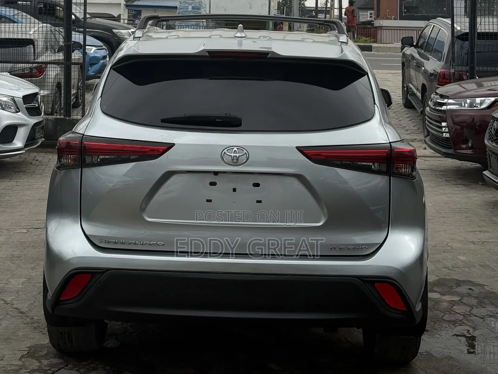 Toyota Highlander XLE 2021 Silver
