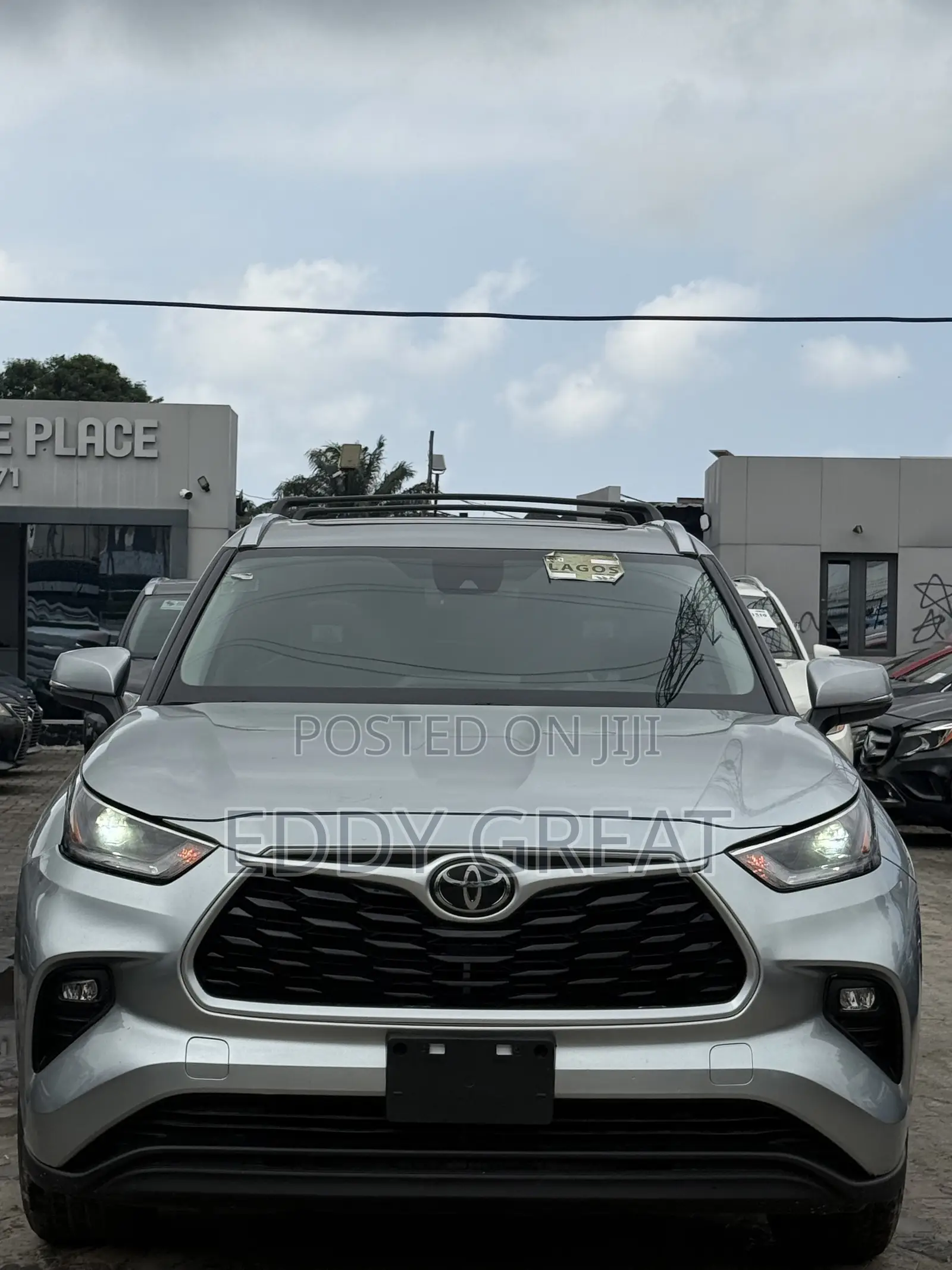 Toyota Highlander XLE 2021 Silver