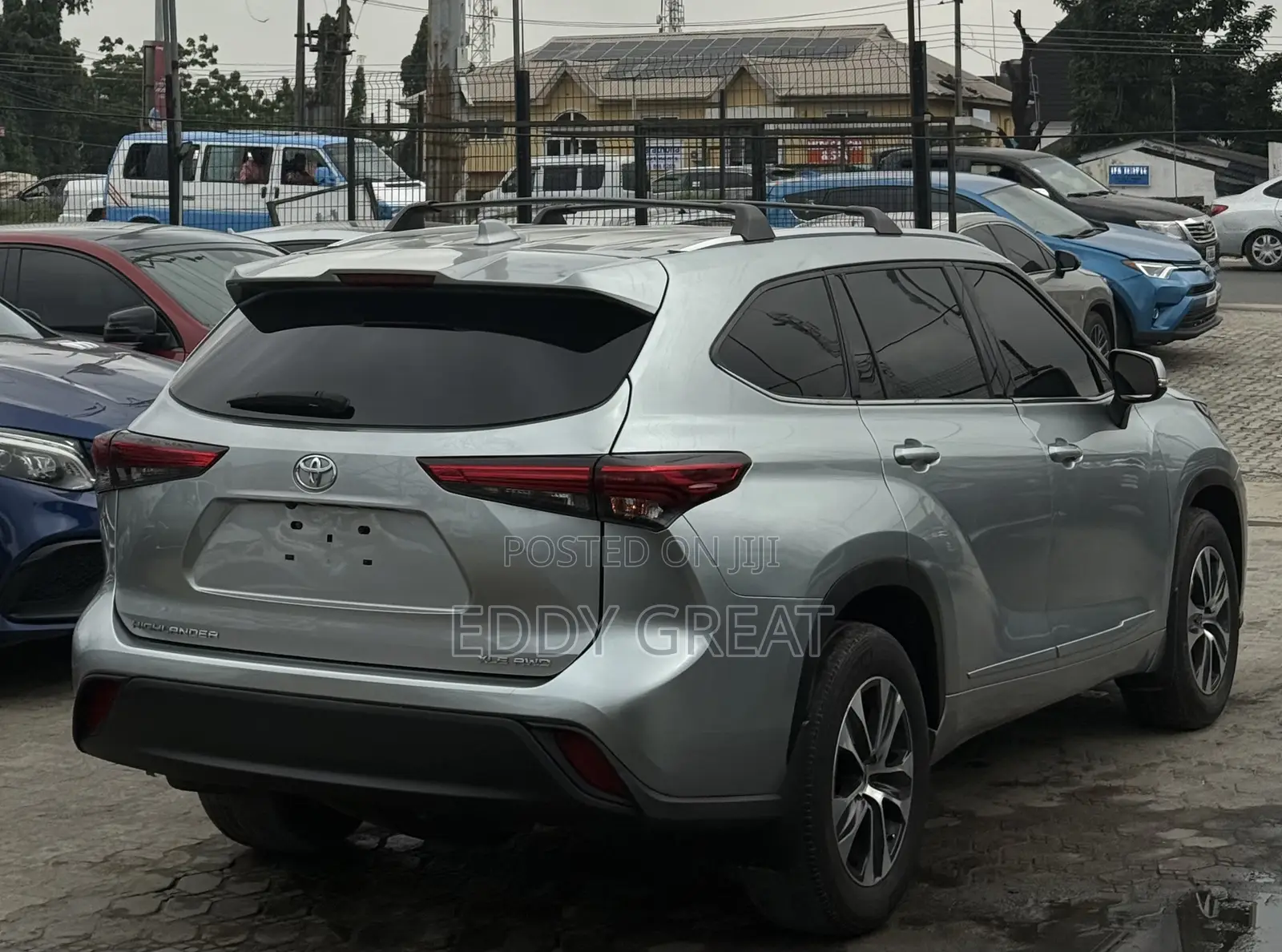 Toyota Highlander XLE 2021 Silver